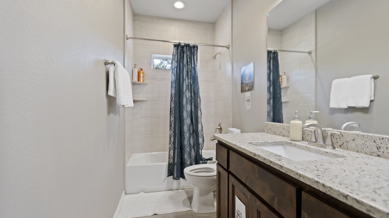 Photo of Bathroom in Canyon Lake