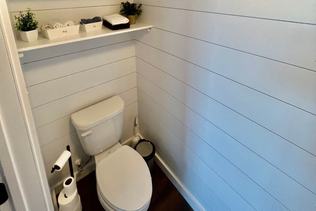 Photo of Bathroom in Lakehills