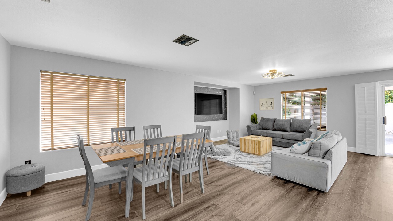 Photo of Livingroom in Spring Valley