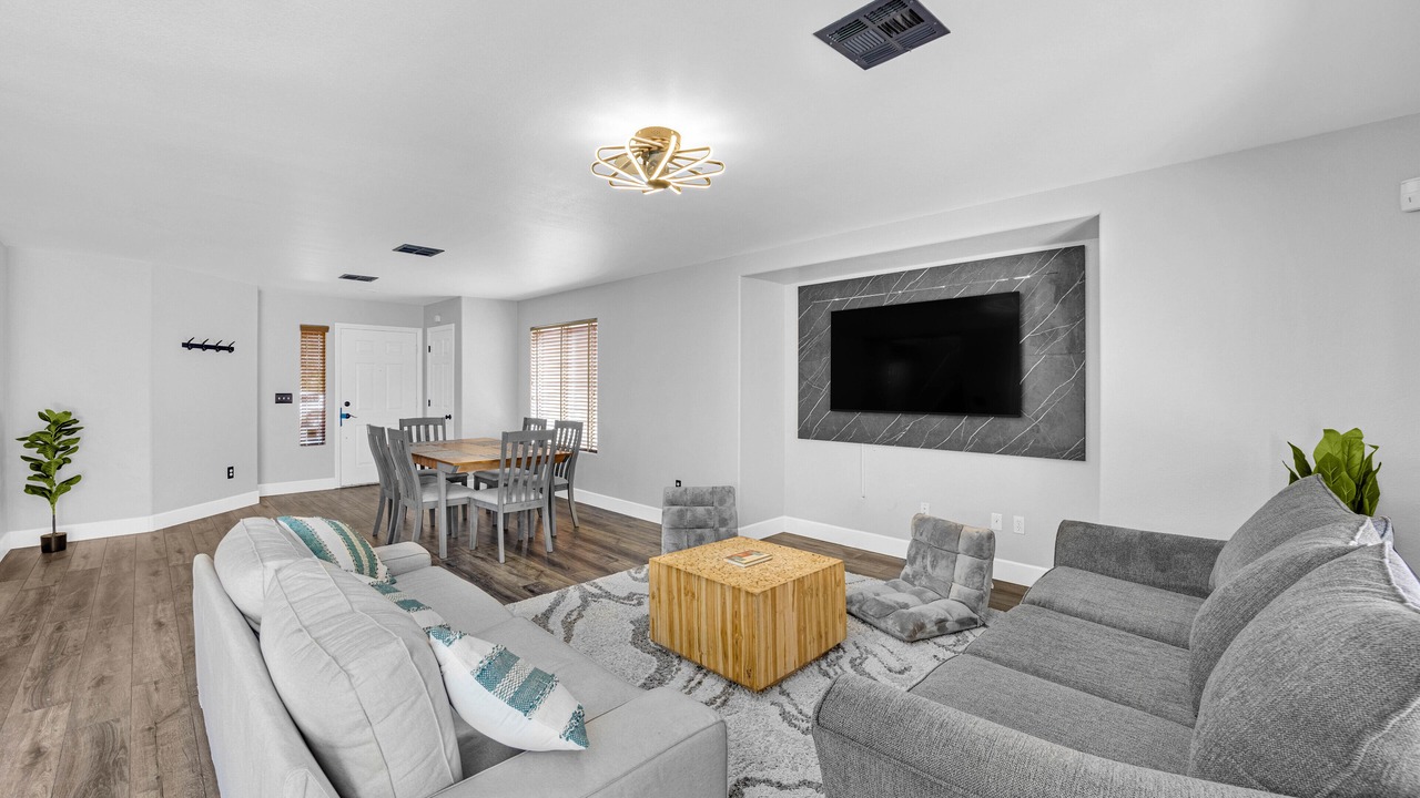 Photo of Livingroom in Spring Valley