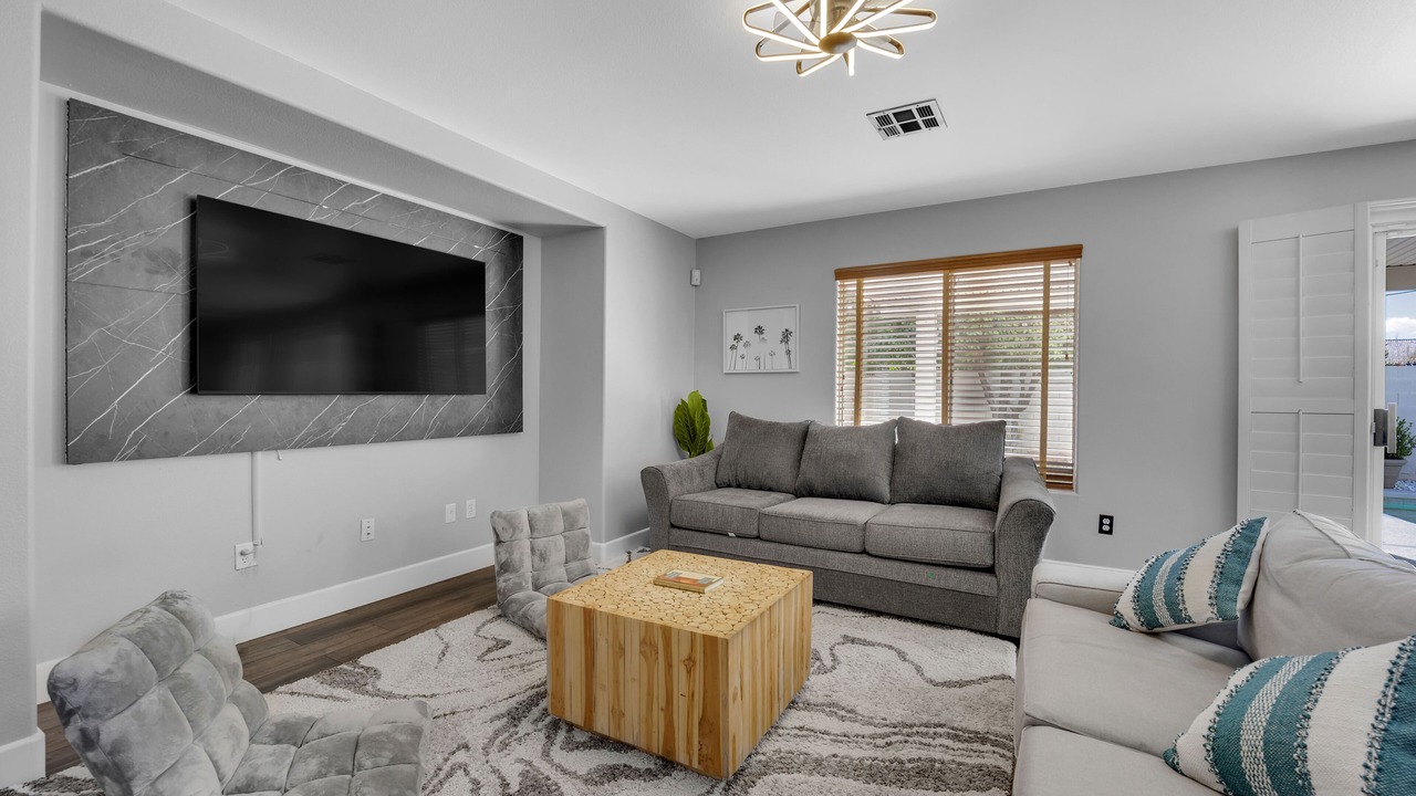 Photo of Livingroom in Spring Valley