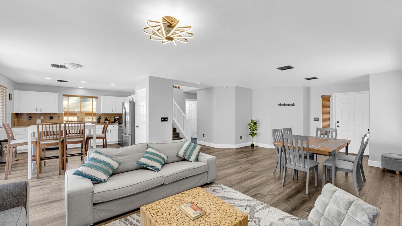 Photo of Livingroom in Spring Valley