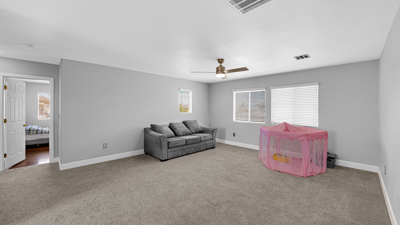 Photo of Livingroom in Spring Valley