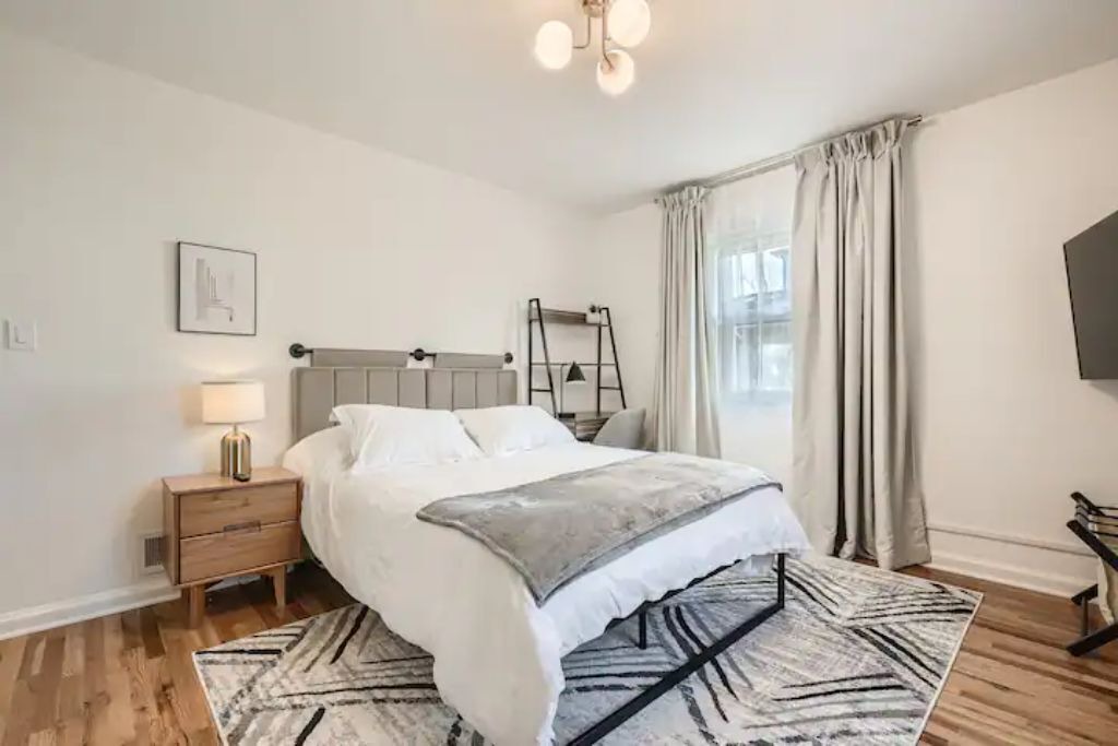 Photo of Bedroom in Garden Hills