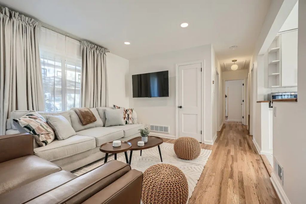 Photo of Livingroom in Garden Hills