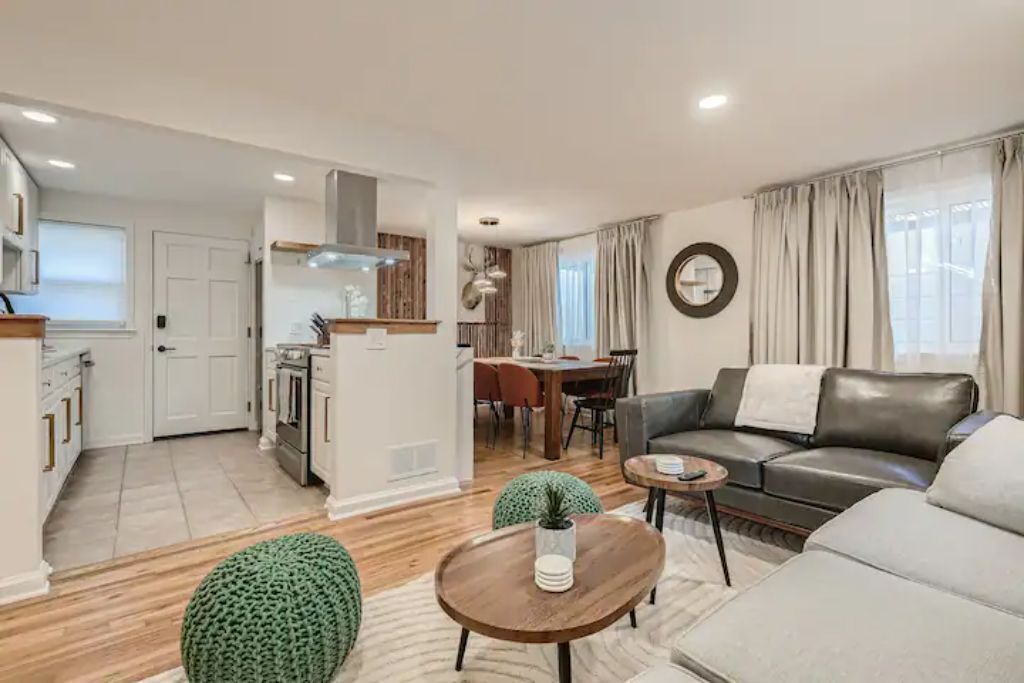Photo of Livingroom in Garden Hills