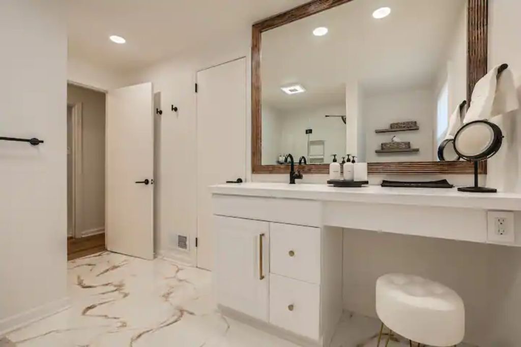 Photo of Bathroom in Garden Hills