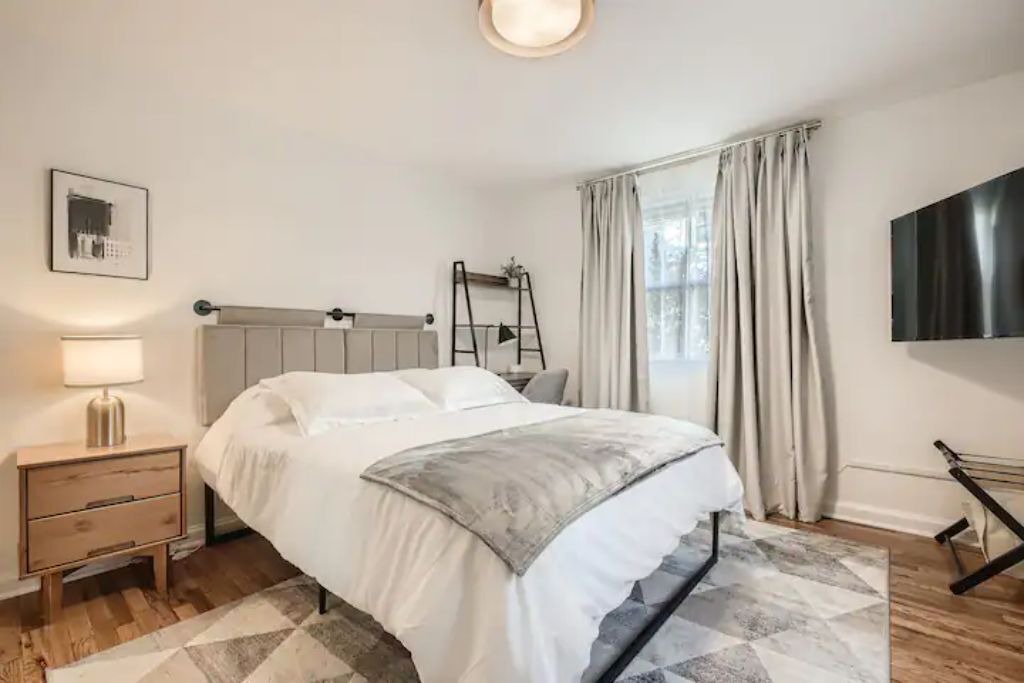 Photo of Bedroom in Garden Hills