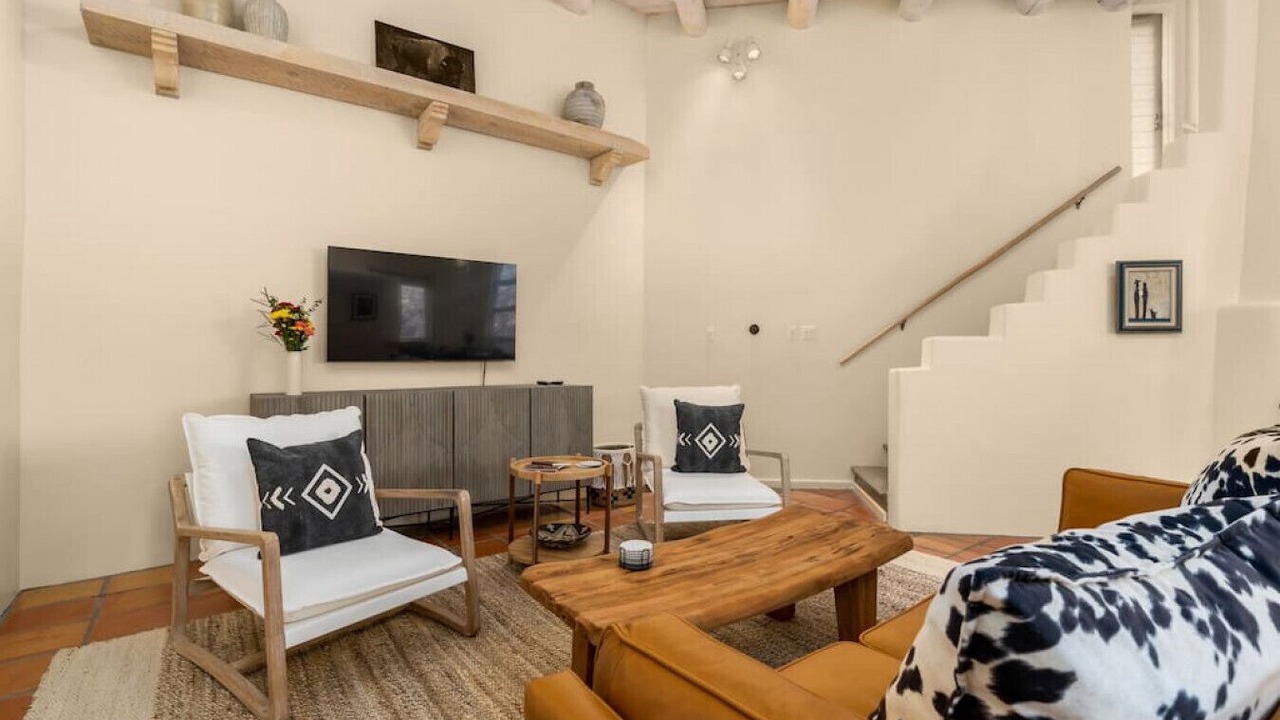 Photo of Livingroom in Northeast Santa Fe