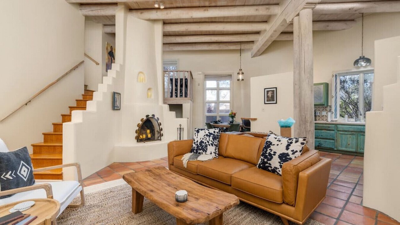 Photo of Livingroom in Northeast Santa Fe