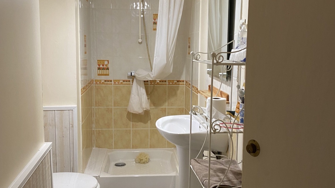 Photo of Bathroom in Err