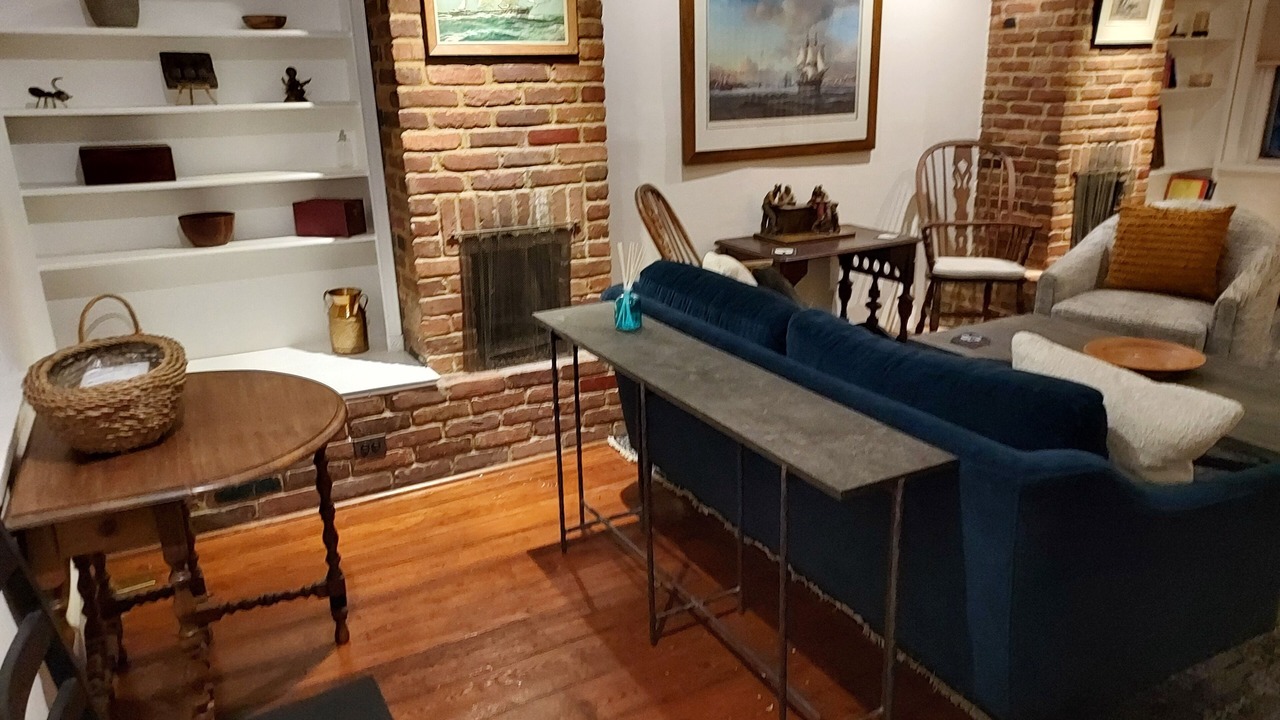 Photo of Livingroom in Old Town Alexandria