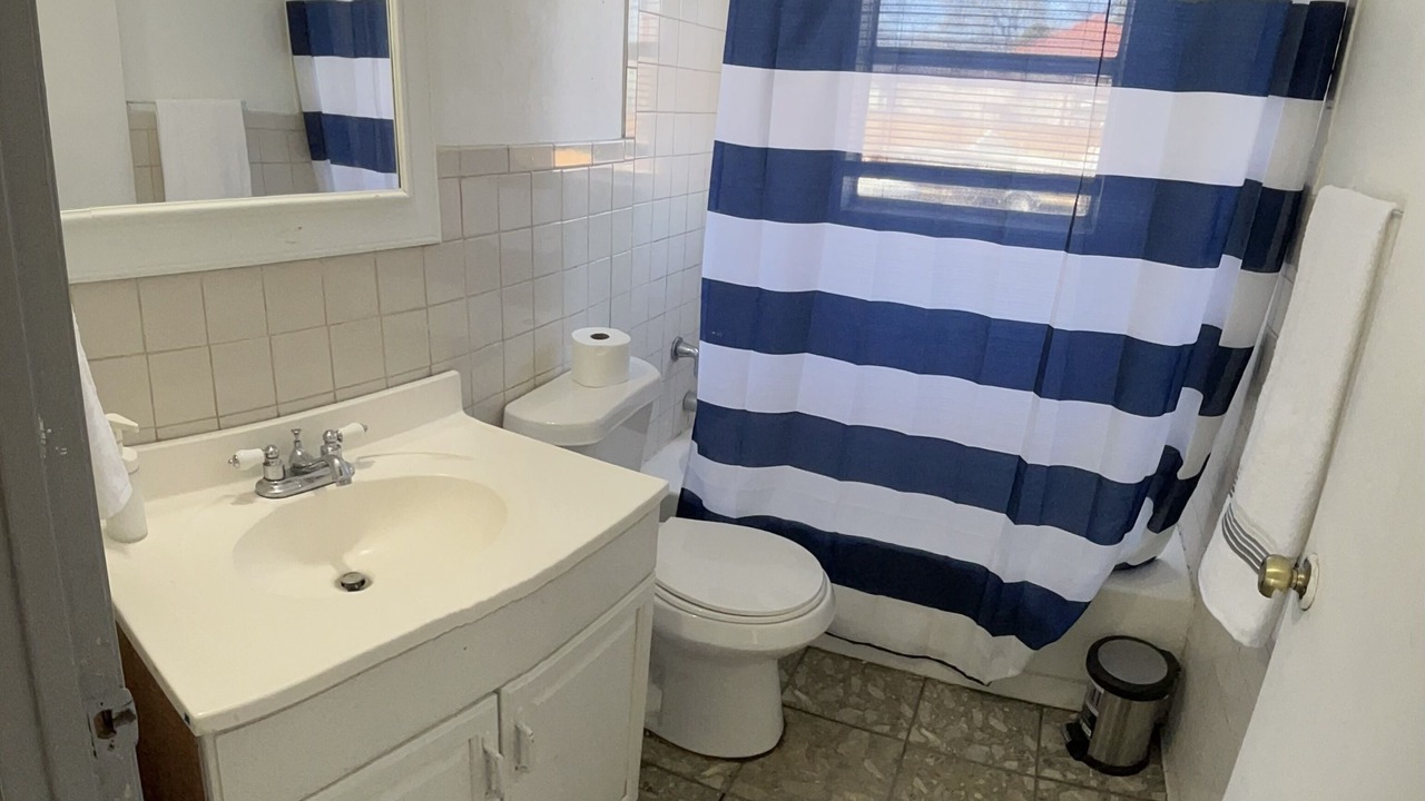 Photo of Bathroom in Northwest Los Angeles Heights