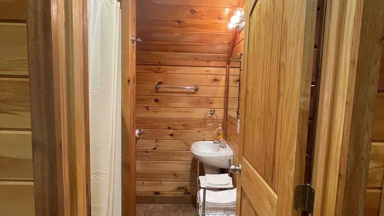 Photo of Bathroom in Van Buren