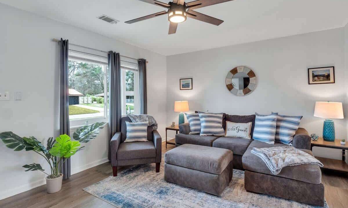 Photo of Livingroom in Richmond Hill