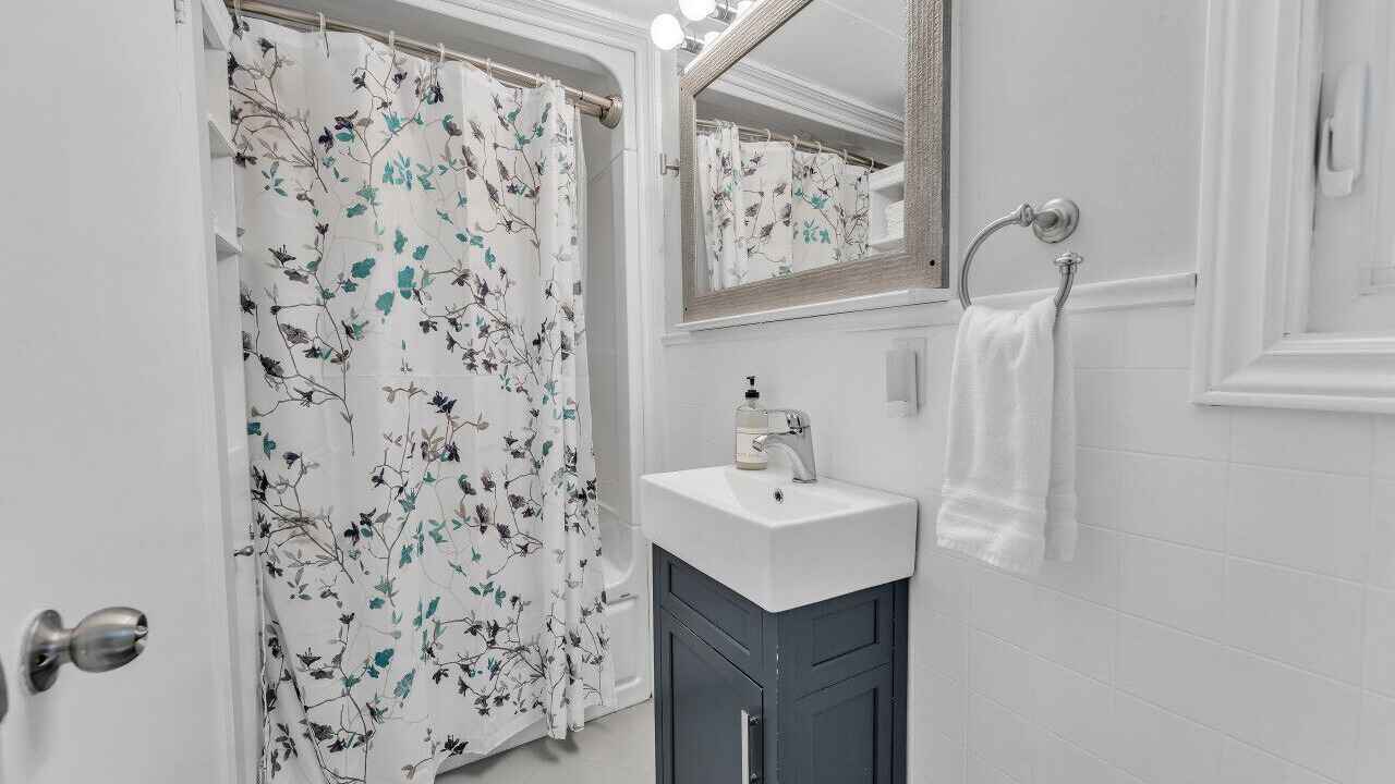 Photo of Bathroom in Lyndhurst
