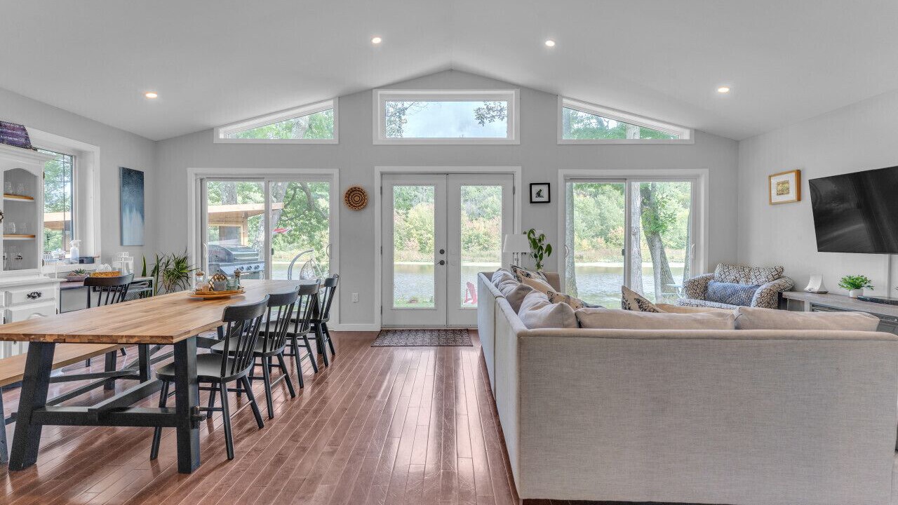 Photo of Livingroom in Leeds and the Thousand Islands