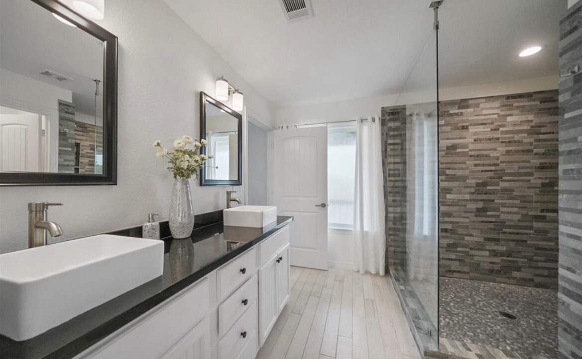 Photo of Bathroom in April Sound