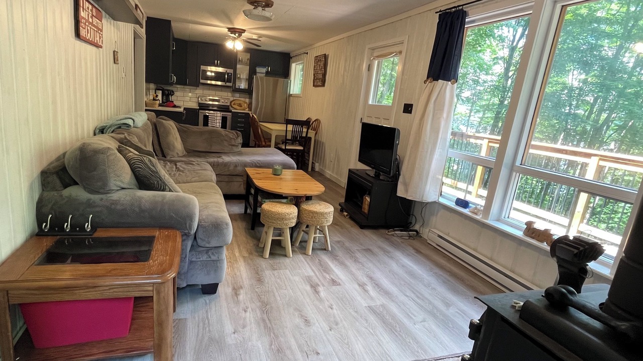 Photo of Livingroom in Dysart et al