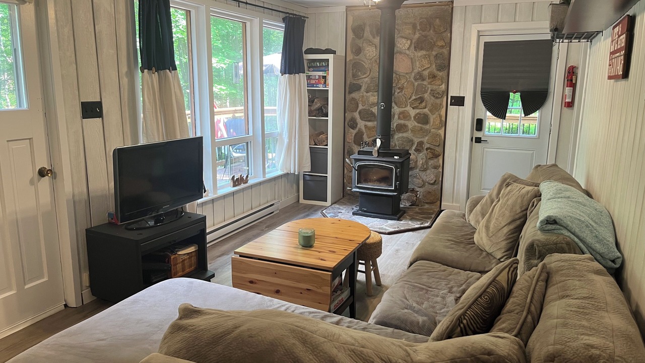 Photo of Livingroom in Dysart et al