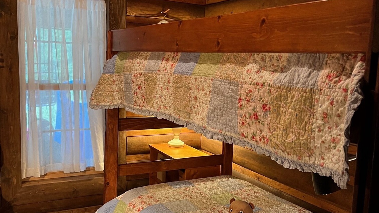 Photo of Bedroom in Steelville
