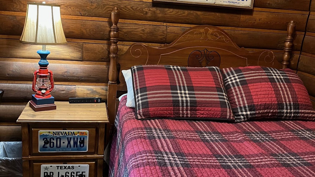 Photo of Bedroom in Steelville