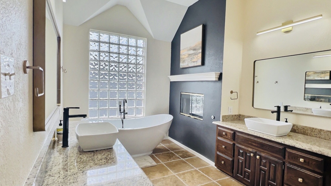 Photo of Bathroom in Rowlett