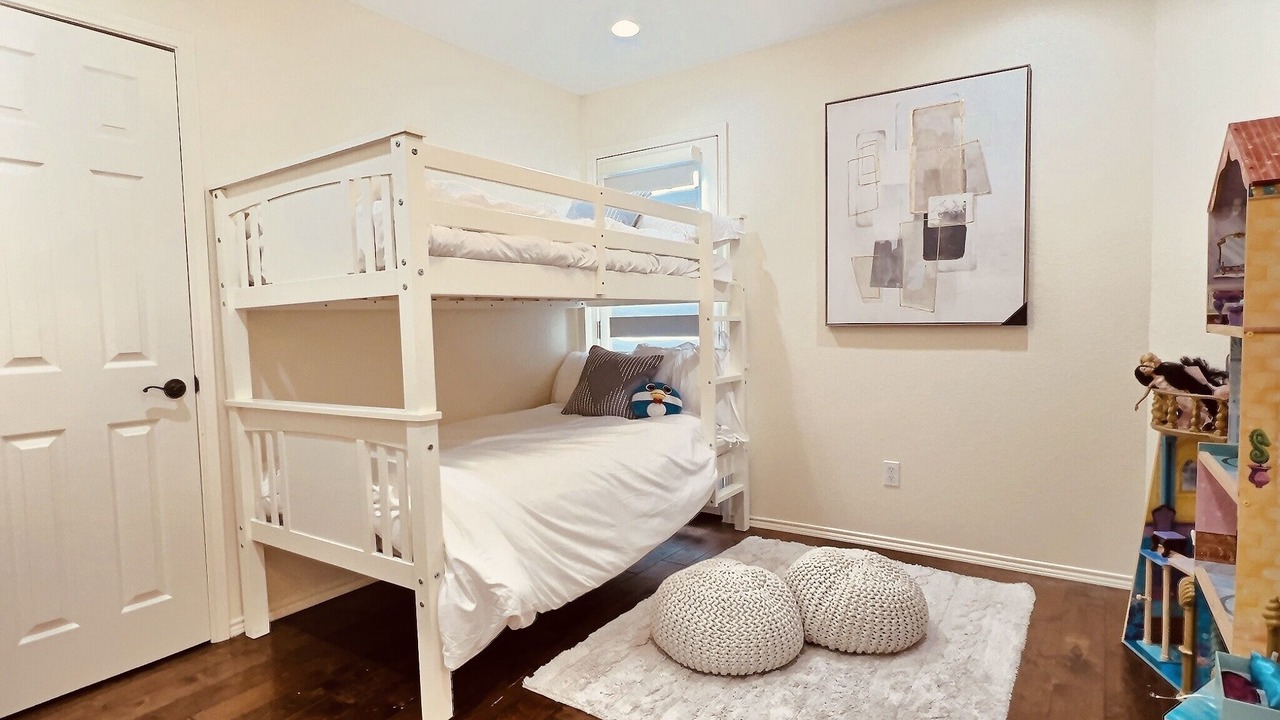 Photo of Bedroom in Rowlett