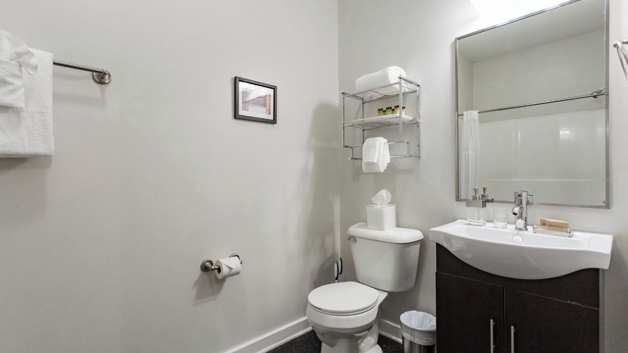 Photo of Bathroom in Music Row