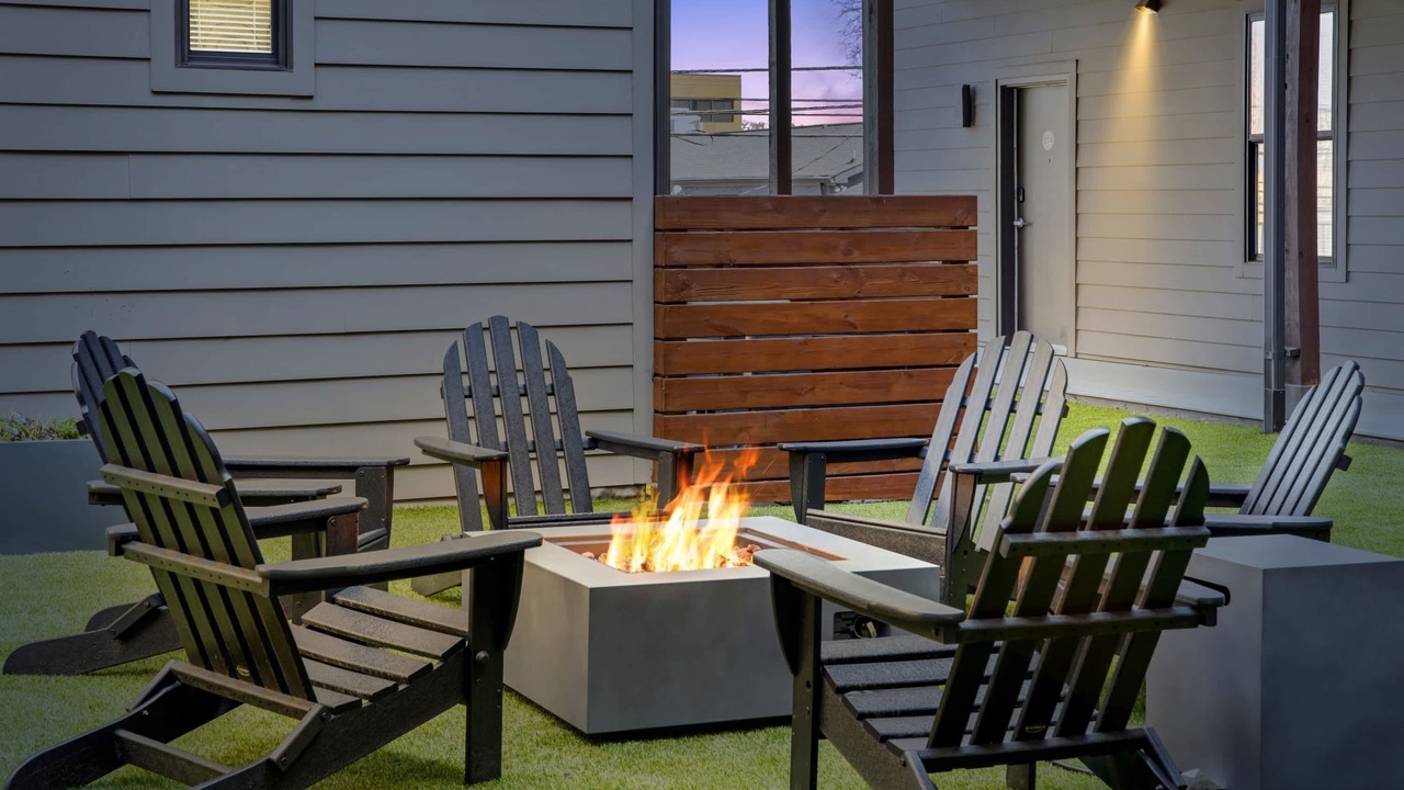 Photo of Outdoor in Music Row