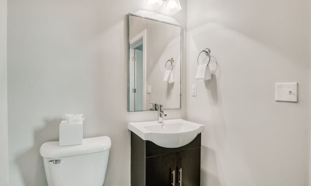 Photo of Bathroom in Music Row