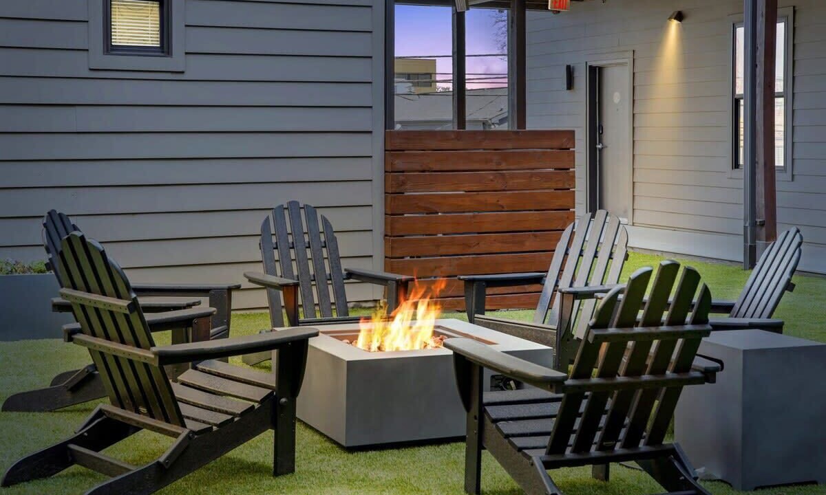 Photo of Outdoor in Music Row