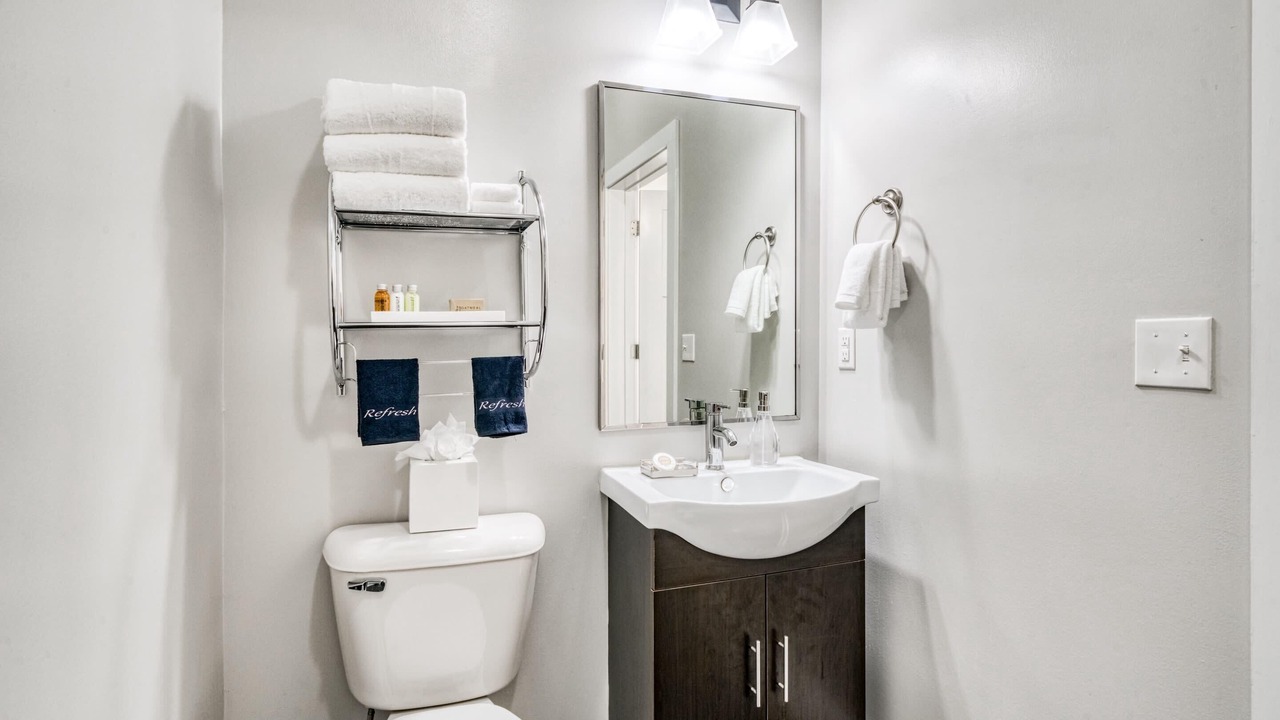 Photo of Bathroom in Music Row