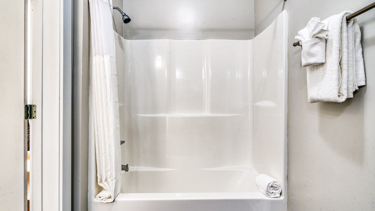 Photo of Bathroom in Music Row