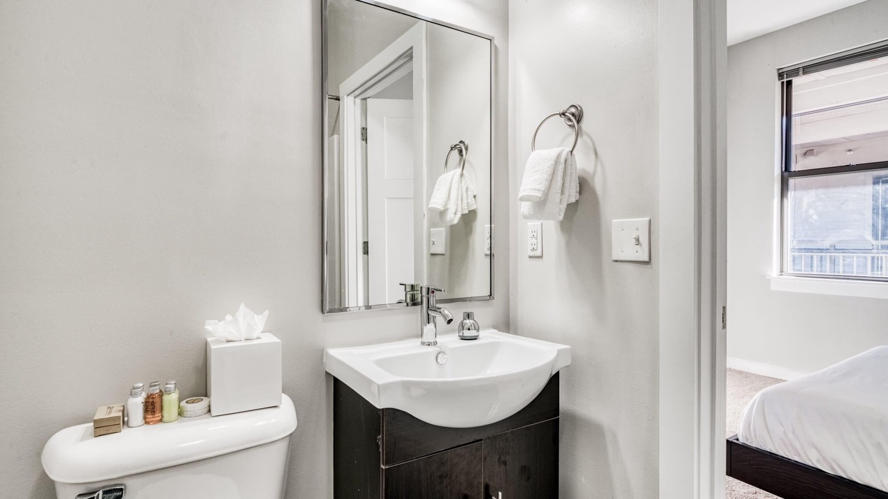 Photo of Bathroom in Music Row