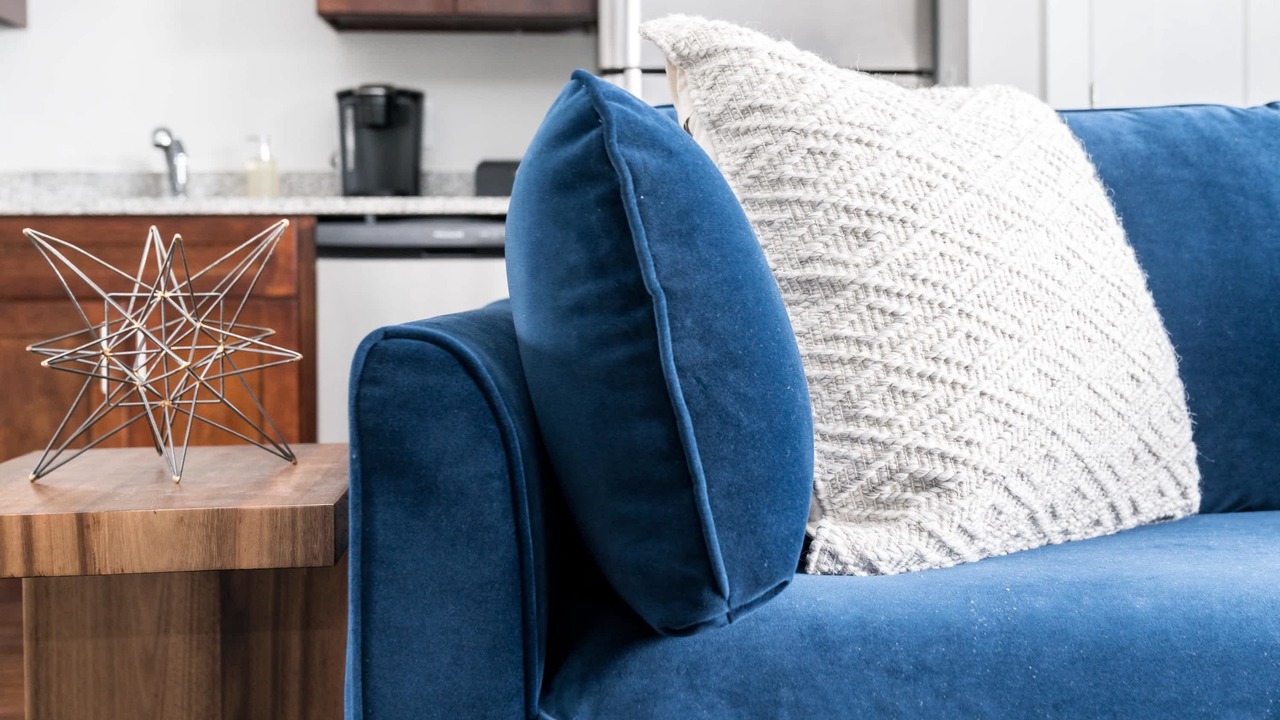 Photo of Livingroom in Hillsboro Village