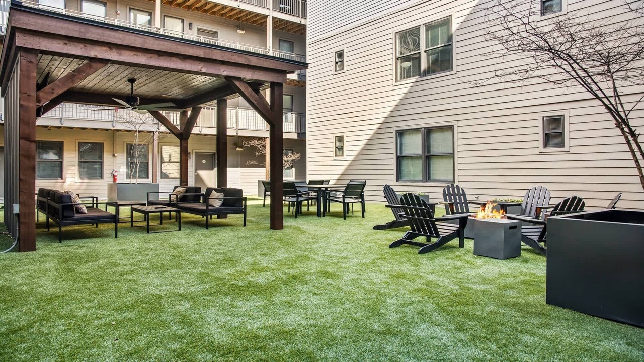 Photo of Outdoor in Music Row