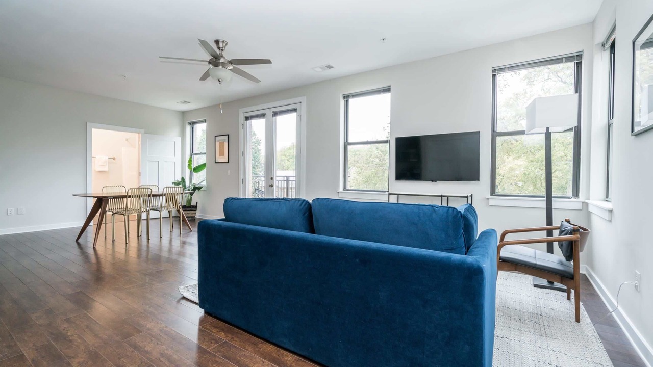Photo of Livingroom in Music Row
