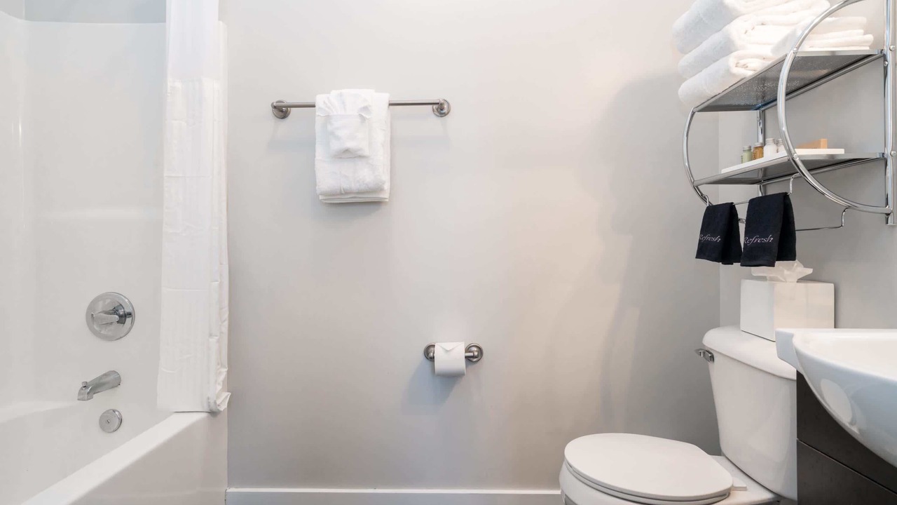 Photo of Bathroom in Music Row