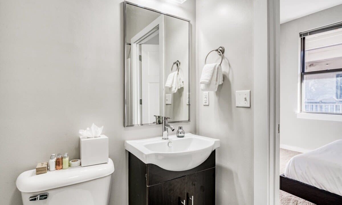Photo of Bathroom in Music Row