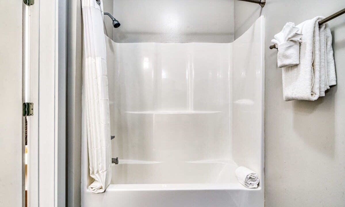 Photo of Bathroom in Music Row