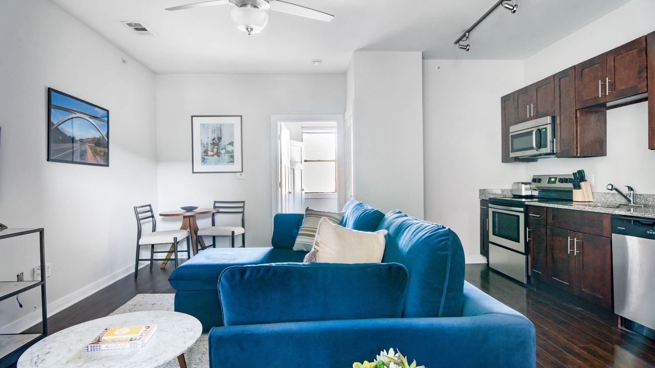 Photo of Livingroom in Music Row