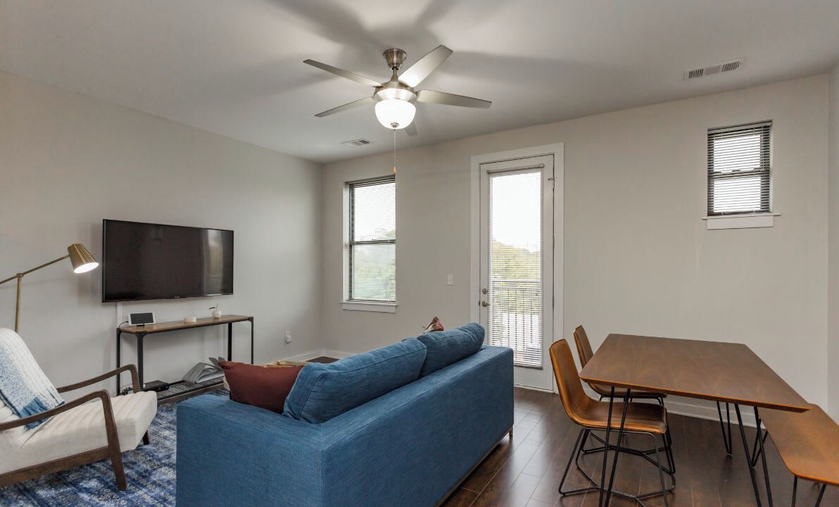Photo of Livingroom in Music Row