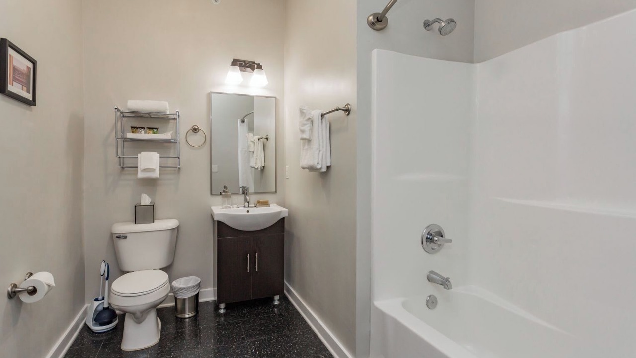 Photo of Bathroom in Music Row