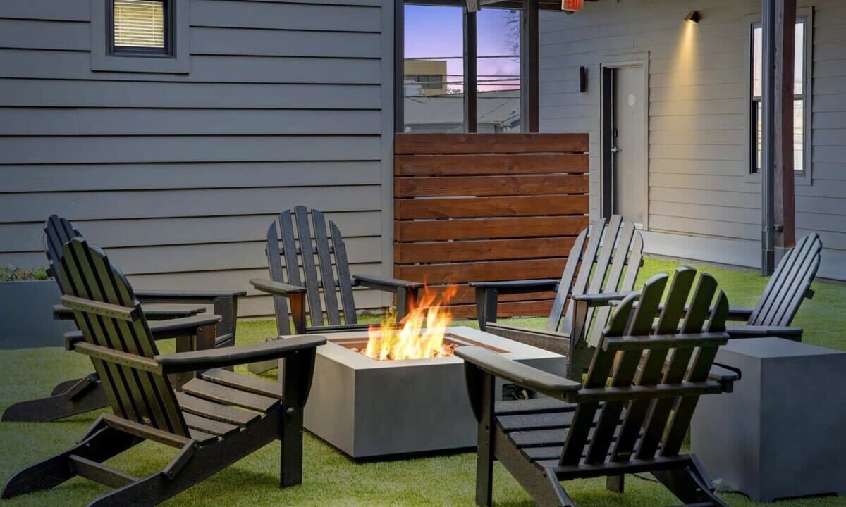 Photo of Outdoor in Music Row