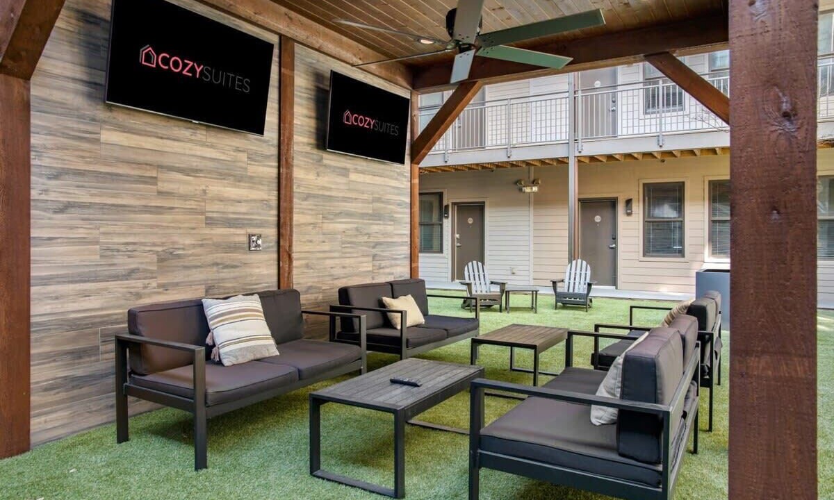 Photo of Outdoor in Music Row
