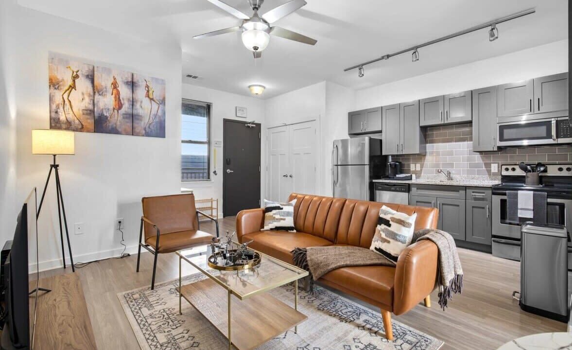 Photo of Livingroom in Music Row