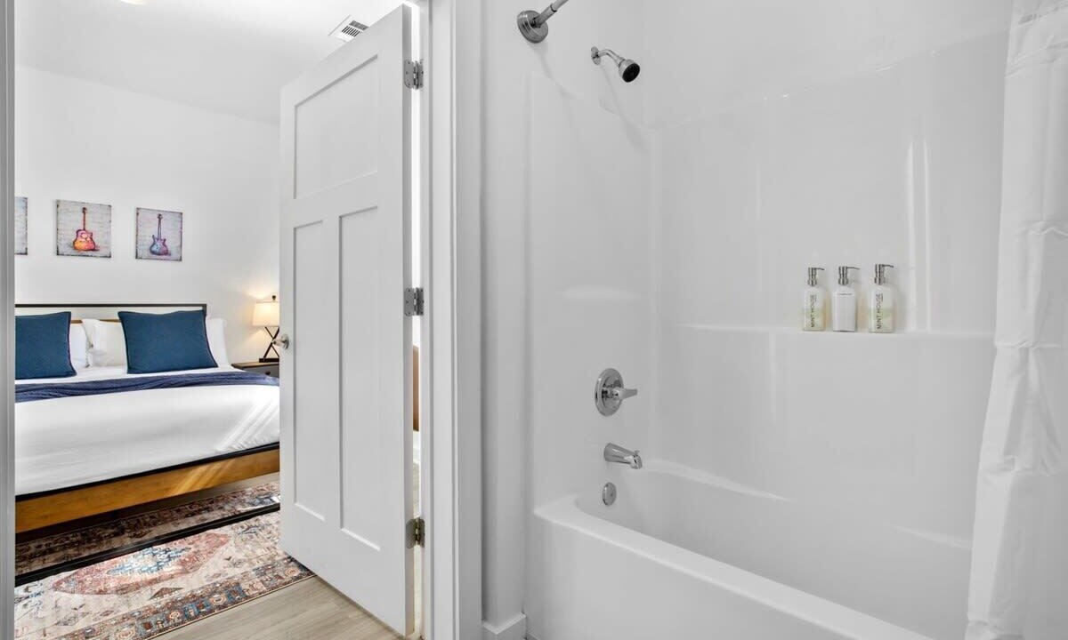 Photo of Bathroom in Music Row