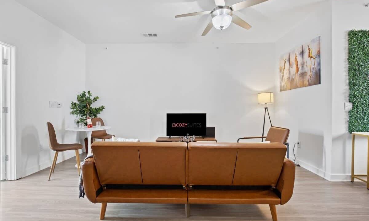 Photo of Livingroom in Music Row