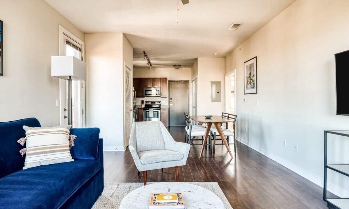 Photo of Livingroom in Music Row